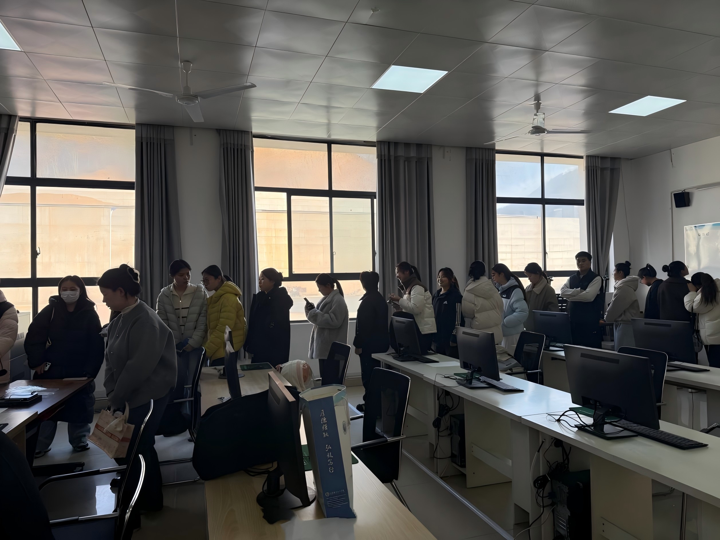 图片2(1).jpg 图片2(1).jpg